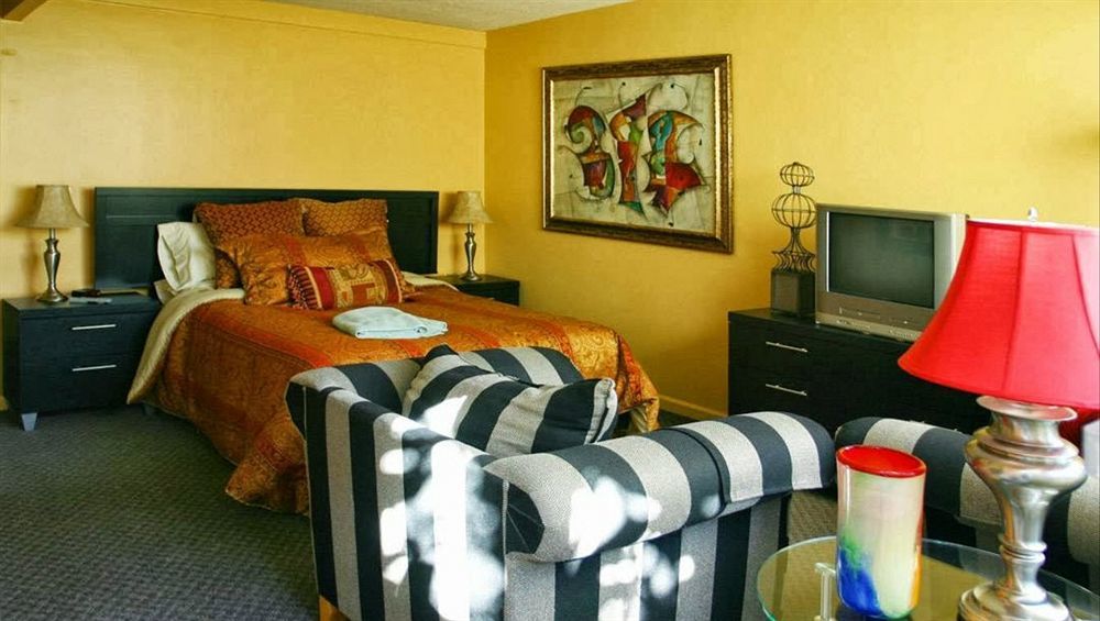 Triangle Inn Clothing Optional Resort For Men Palm Springs Eksteriør bilde