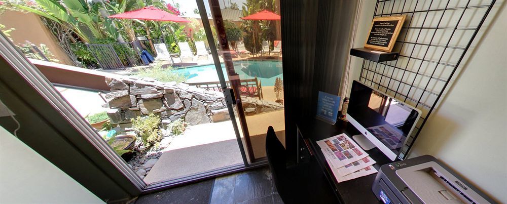 Triangle Inn Clothing Optional Resort For Men Palm Springs Eksteriør bilde